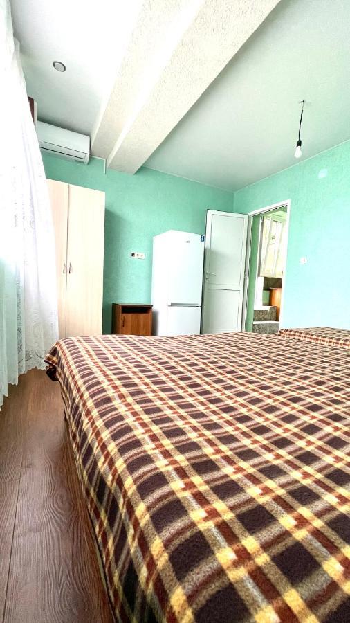 Guesthouse On Sovhoznaya 18 Гагра Екстер'єр фото